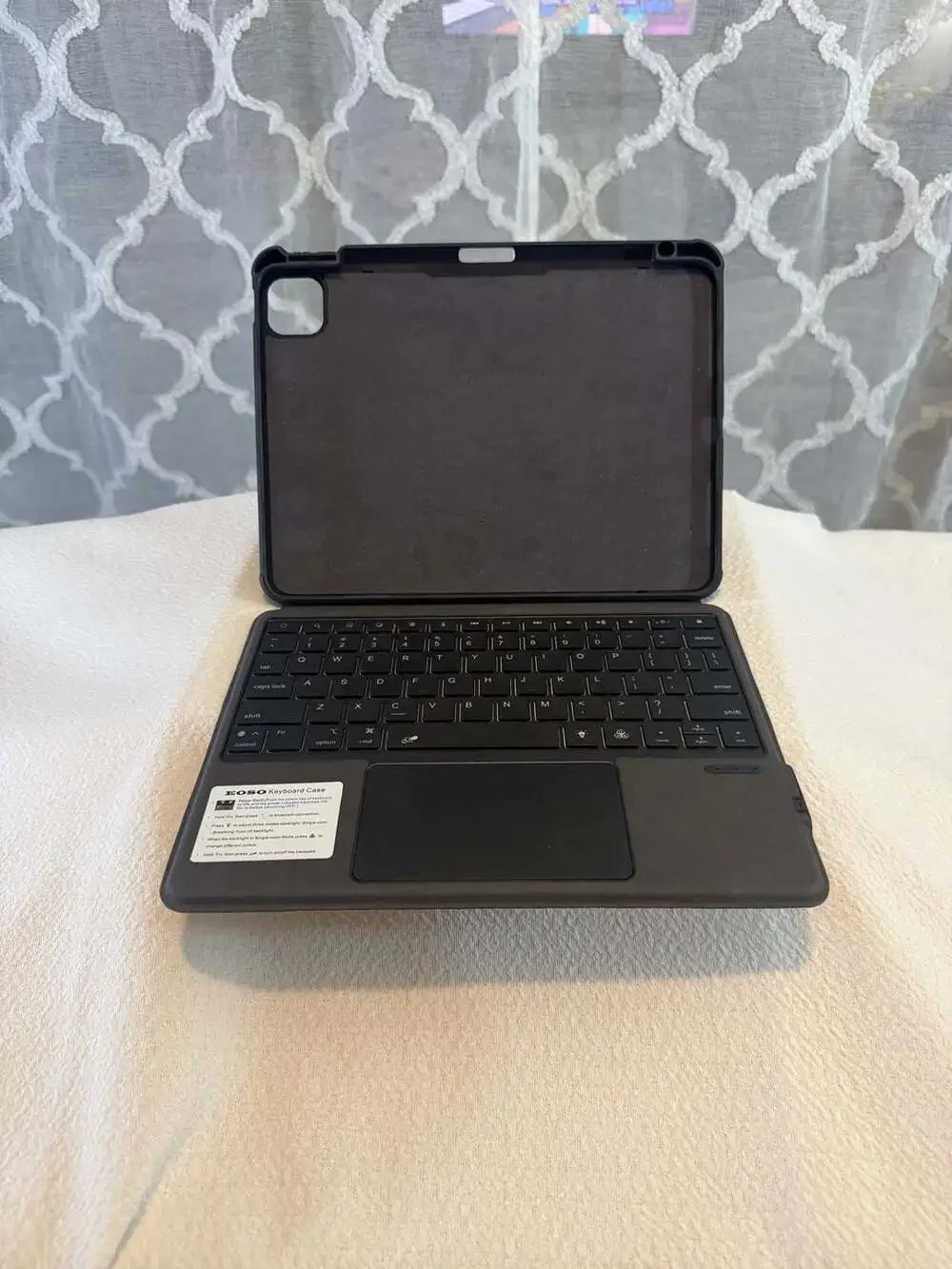 EOSO Bluetooth Keyboard Case with Trackpad and Backlit Keys for iPad